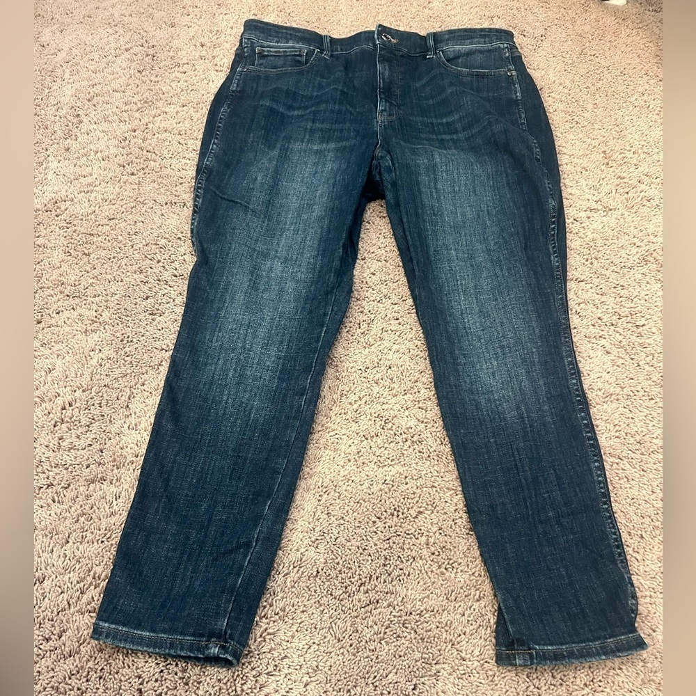 14s 14 short WHBM everyday soft skinny jeans denim cropped